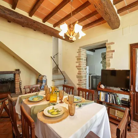 On A Picturesque Hillside, Breathtaking Views Of Cortona